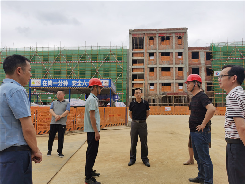 察实情解难题 办实事促发展——范明光深入新校区建设现场开展实地调研